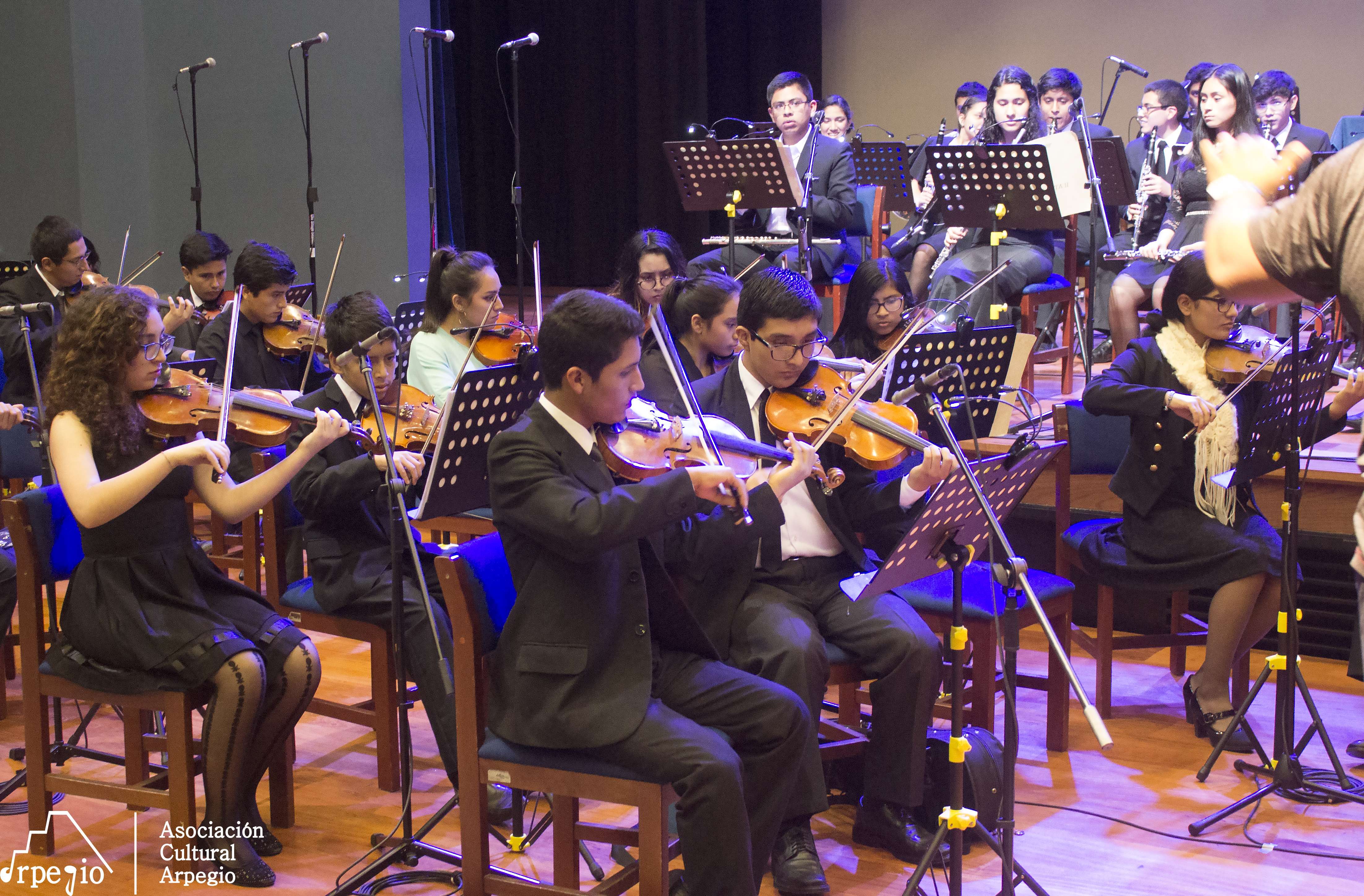 CONCIERTO DE PEL&Iacute;CULA